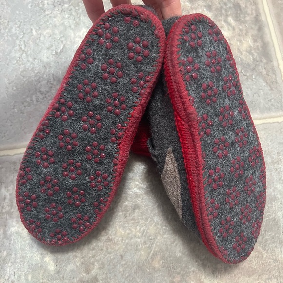 Garnet Hill wool toddler slippers, size 12 - Picture 2 of 4